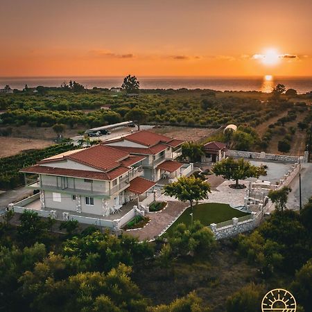 Terra Helios Suites & Studios Kyparissia Exterior photo