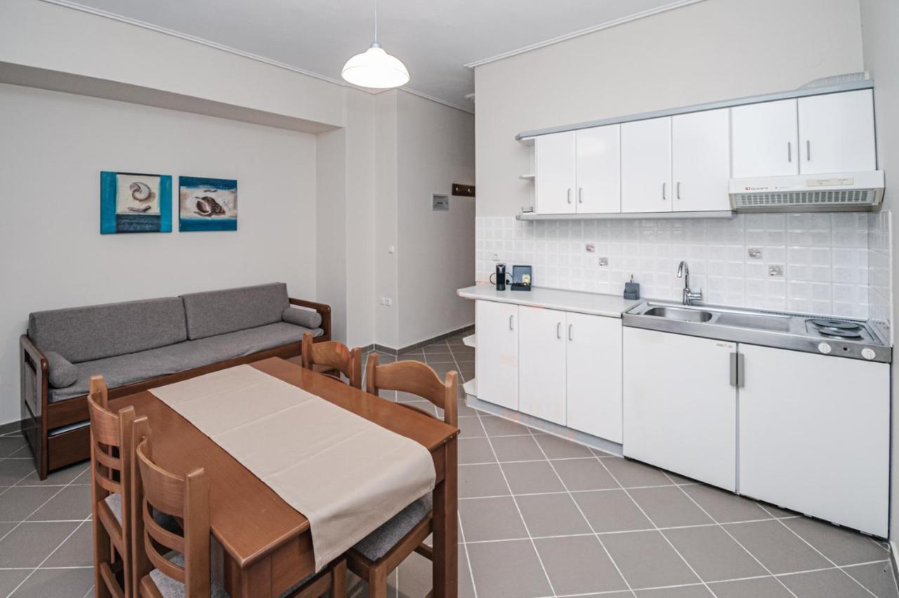 Terra Helios Suites & Studios Kyparissia Room photo