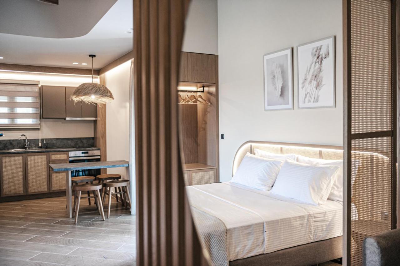 Terra Helios Suites & Studios Kyparissia Exterior photo