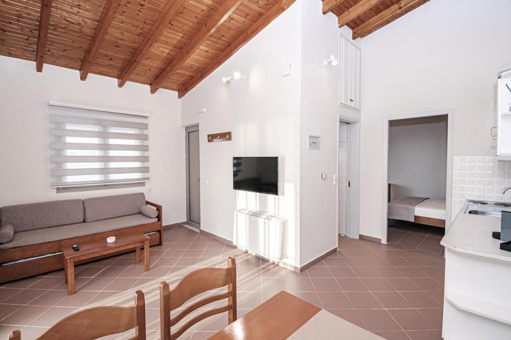 Terra Helios Suites & Studios Kyparissia Room photo