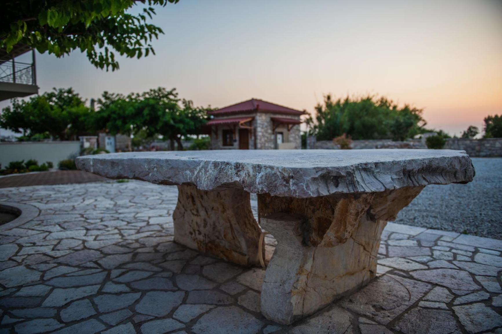 Terra Helios Suites & Studios Kyparissia Exterior photo