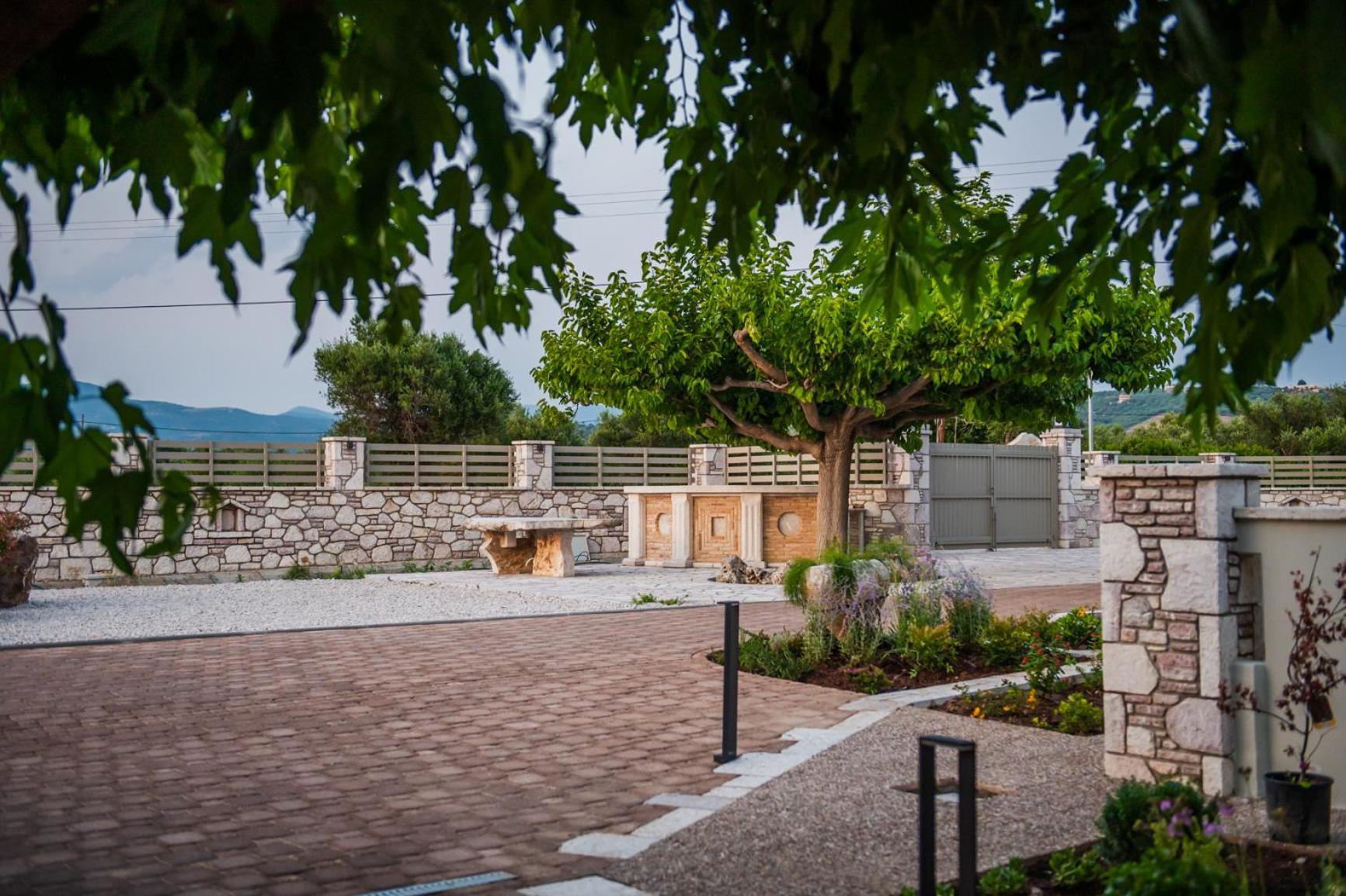 Terra Helios Suites & Studios Kyparissia Exterior photo