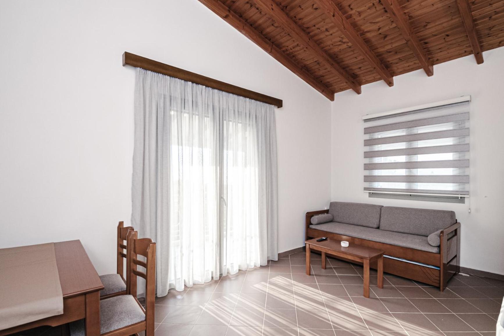 Terra Helios Suites & Studios Kyparissia Room photo
