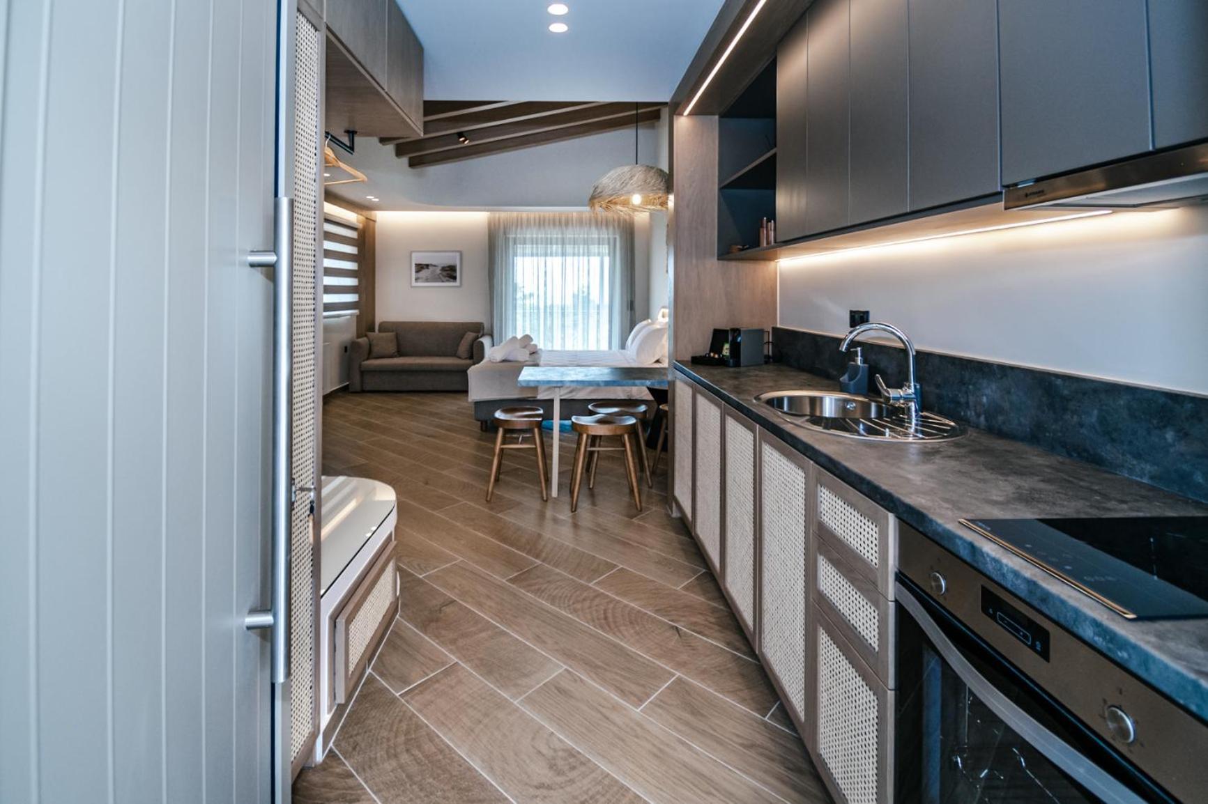 Terra Helios Suites & Studios Kyparissia Room photo